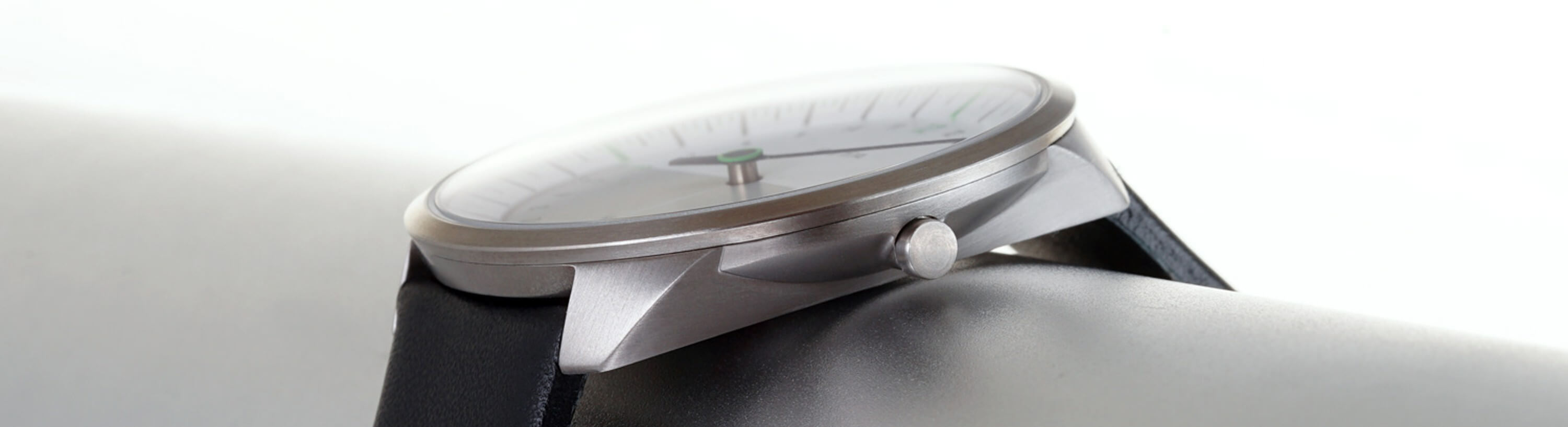 White Green Single Hand Quartz Titanium Wrist Watch